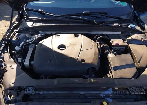 2019 Volvo S60 T6 Momentum z USA, uszkodzony, nr VIN 7JRA22TK3KG003722